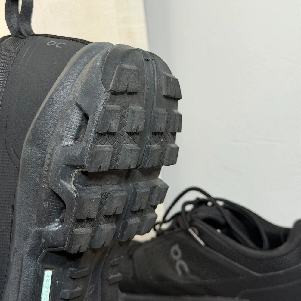 On Cloud Cloudrock Low Waterproof Shoes Black Hiking All Terrian Men's Size 10